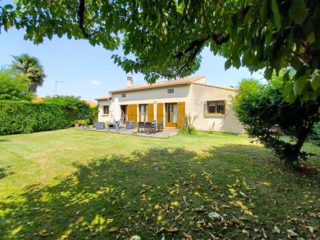 jolie maison familiale de plain-pied dans secteur calme et recherché