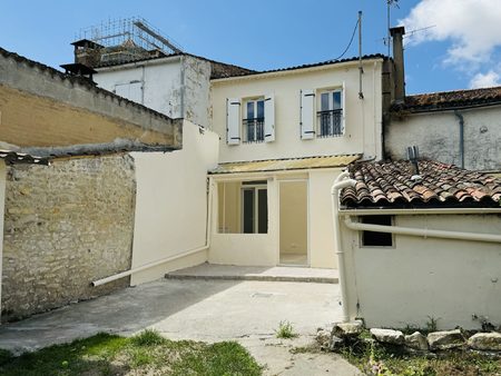 maison de bourg idéalement située