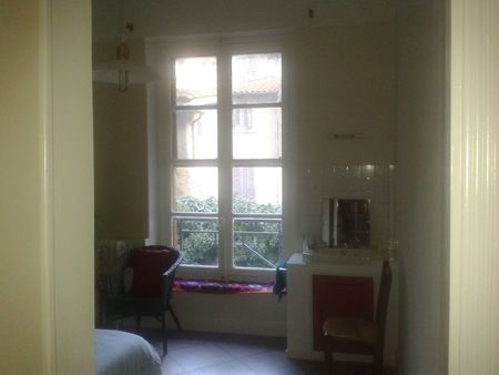 petite chambre à avignon intra-muros