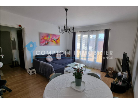 var (83) - à vendre - draguignan - superbe appartement avec loggia