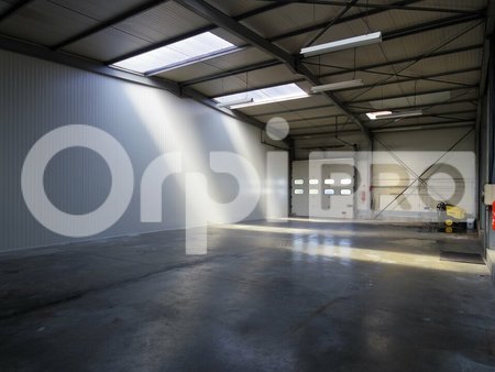 location d'entrepôt de 209 m² à soissons - 02200