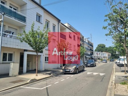 location de local commercial de 180 m² à pontault-combault - 77340