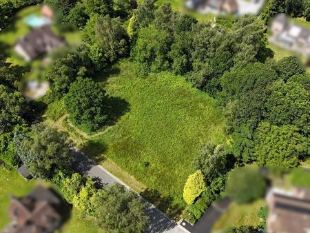 superbe terrain à bâtir au cœur du bois de mai