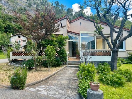 maison 110m2 / véranda / garage / grand terrain