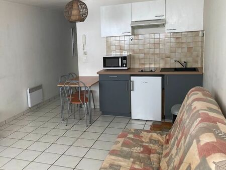 particulier loue studio meublé de 30 m² a proximité de la gare