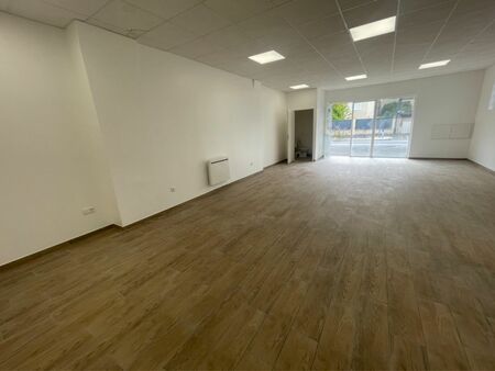 local commercial ~ 90m2