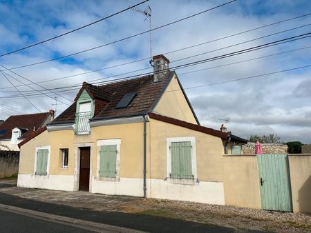 adorable maison berrichonne t2 avec cour