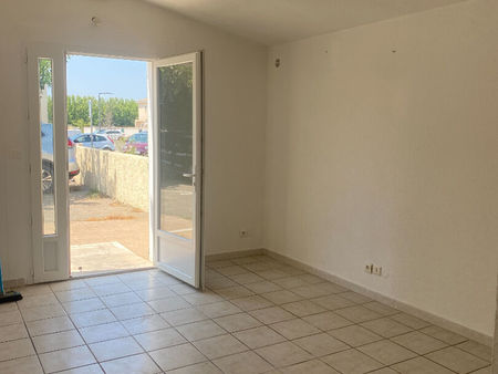 local commercial -morieres les avignon 35 m2