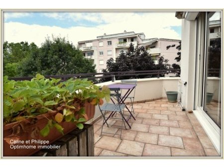 bourg centre  appartement type 5 avec terrasse  cave et garage