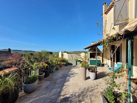 joyau caché avec terrasse  cour  piscine et garage