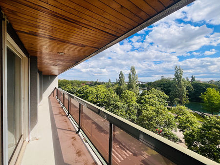 dijon grand t4 dernier étage avec balcon et garage