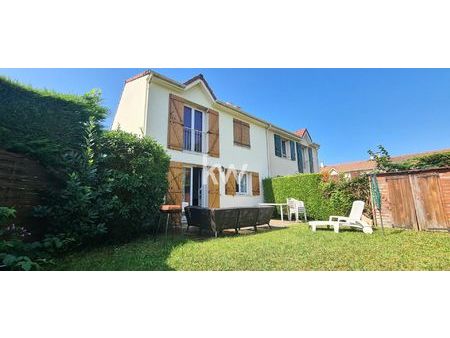 vente : maison de 4 pièces (80 m²) à lisses