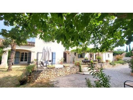 pernes les fontaines villa 190 m² habitable sur 2890 m² de terrain