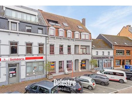 ruim commercieel gelijkvloers met tuin markt