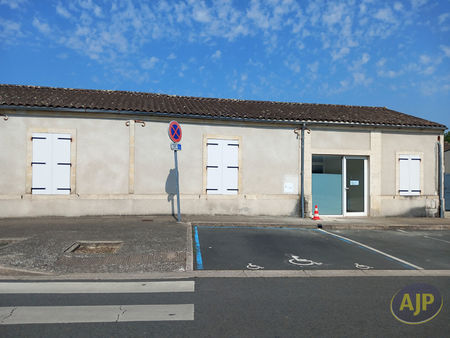 centre ville lesparre  un local commercial de 72m²