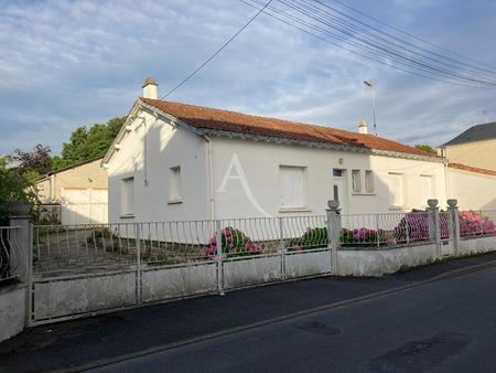 vente maison à fontenay-le-comte (85200) : à vendre / 123m² fontenay-le-comte