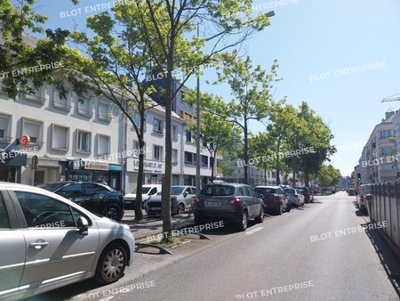 location de local commercial de 54 m² à saint-nazaire - 44600