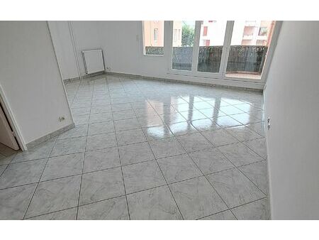 location appartement  m² t-3 à champs-sur-marne  1 300 €