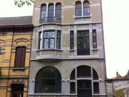 superbe maison de maître proche gare de tournai avec jardin