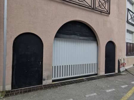 location parking chambéry proche gare