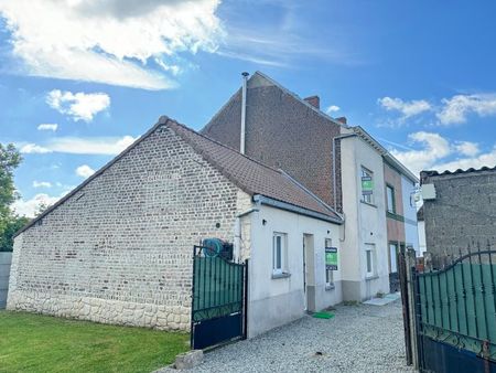 maison recemment renovee avec garage et jardin