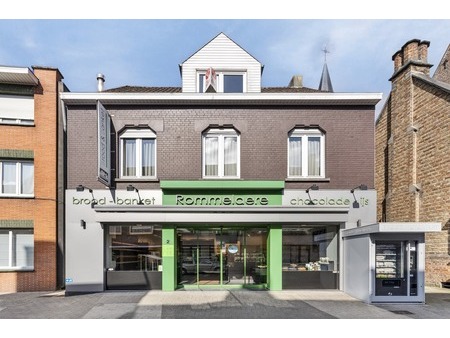 commercieel te koop in ruddervoorde met 4 slaapkamers