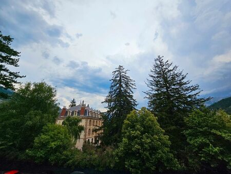 appartement  t2 avec terrasse  cave et parking privatif couvert