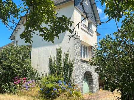 maison à rénover sur environ 400 m2 de terrain