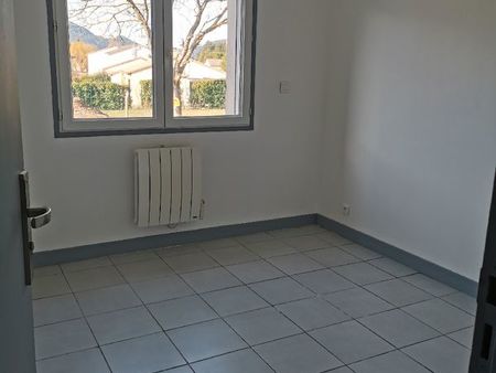 appartement t3 75m2 en rdc d'une maison avec jardin privatif et parking