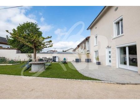 maison de village 7 pièces 210 m²