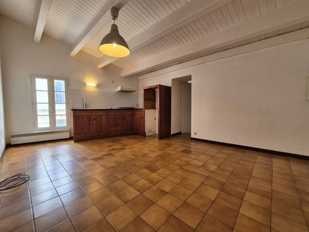 immeuble 295 m² - appartements + local commercial - ars en re