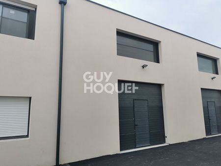 entrepôt 2 pièces 113 m² sainte soulle