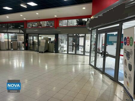 local commercial 140 m²