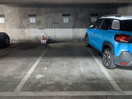 place de parking souterrain