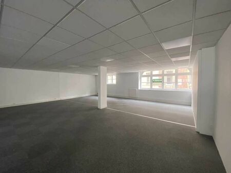 bureaux 166 m²