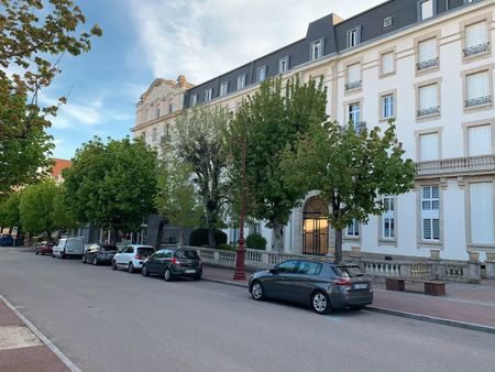 appartement rénové vue sur parc thermal