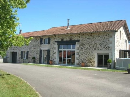 a 6 km de saint junien magnifique maison pierre renovee de type longere d'environ 200 m² h