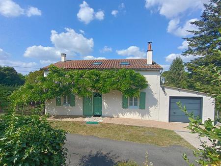 maison de campagne  bioussac (16700) 124 m2  2 chambres  terrasse  jardins  garage