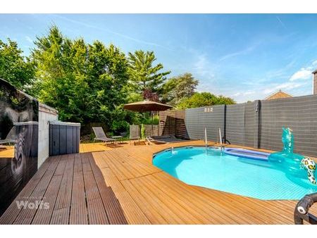 maison en parfait état avec piscine  jardin et garage !