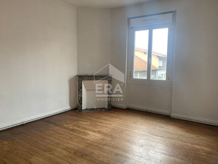 a vendre   quartier calme de périgueux  immeuble avec un appartement type 4 et un local