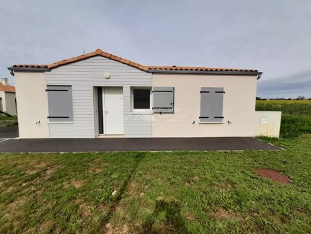 maison de 88 m2 à saint just luzac