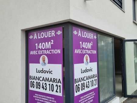 a louer local commercial (boutiques) 140 m² à tassin la demi lune | capifrance