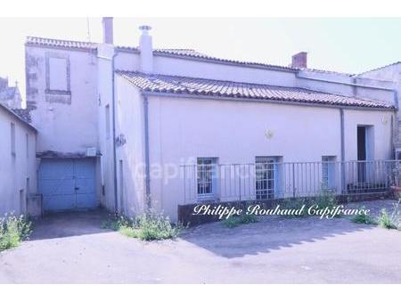 vente maison à foussais-payré (85240) : à vendre / 220m² foussais-payré