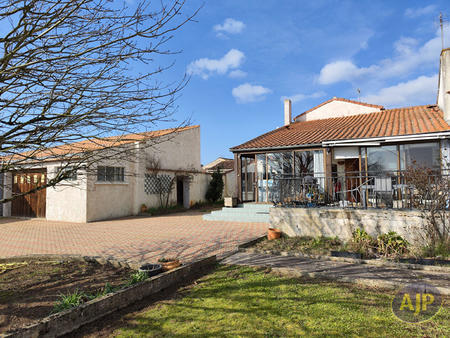 vente maison à sainte-radégonde-des-noyers (85450) : à vendre / 142m² sainte-radégonde-des