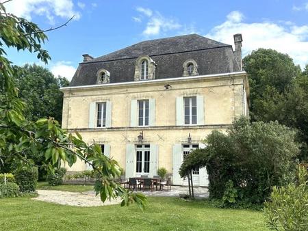 maison de maître du 19ème siècle au coeur des vignes