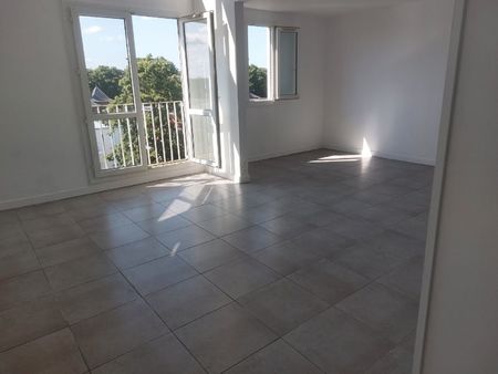 loue grand appartement 77