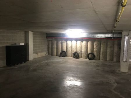 emplacement de parking interieur