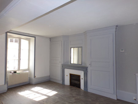 a louer - chateaudun centre ville - maison de ville 60m²