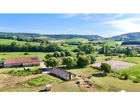 propriété équestre de 20 hectares avec grange et dépendances