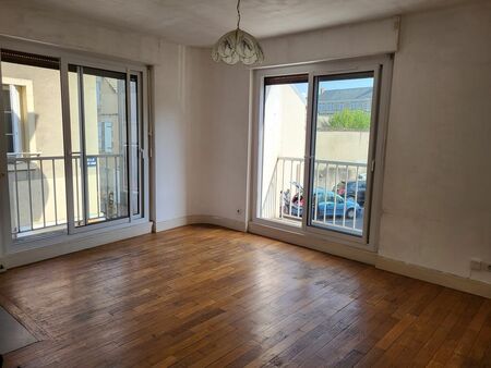 appartement f4 centre-ville de gien avec place de stationnement